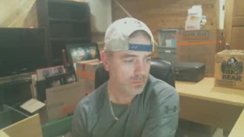 Snapshot of canadianboi6969 chatting on 10-31-25, 06:03 CanadianBacon6969 online show from 10-31-25, 06:03