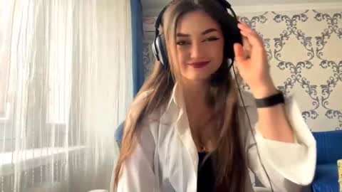 Snapshot of cancychill chatting on 10-30-25, 09:33 Kate online show from 10-30-25, 09:33