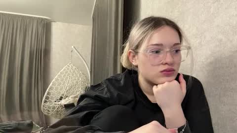 candelariahile online show from 02-17-26, 02:24