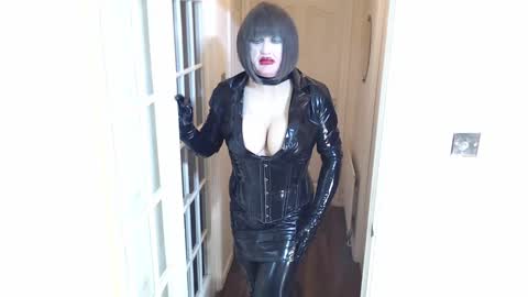 Snapshot of candi_smokes chatting on 02-13-25, 08:55 candi smokes online show from 02-13-25, 08:55