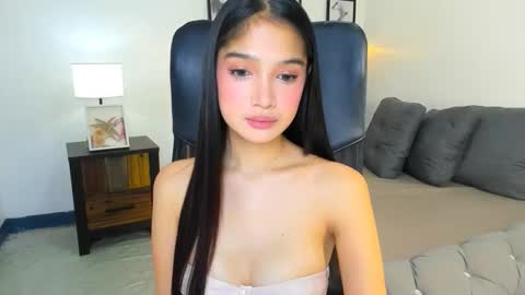 Snapshot of candiceferragamo chatting on 01-17-26, 02:33 candiceferragamo online show from 01-17-26, 02:33