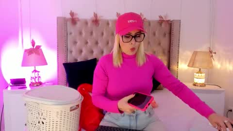 Candie  online show from 02-17-26, 12:45