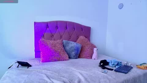 Snapshot of candy_blissx chatting on 10-27-25, 07:18 candy_blissx online show from 10-27-25, 07:18