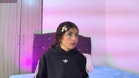 Snapshot of candy_blissx chatting on 11-15-25, 12:13 candy_blissx online show from 11-15-25, 12:13