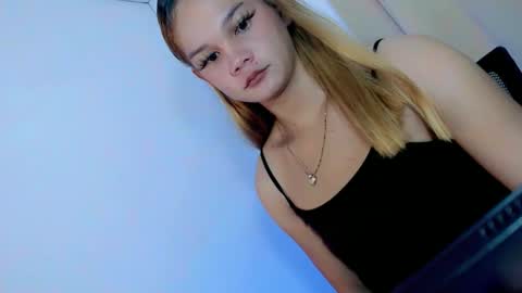 Snapshot of candy_cockxxx chatting on 02-18-26, 02:18 candy_cockxxx online show from 02-18-26, 02:18