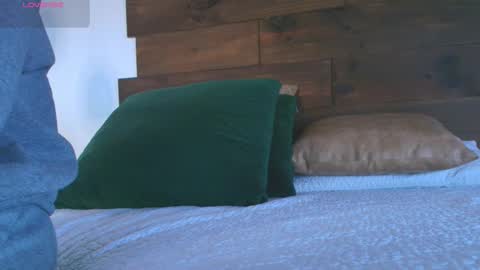 Jolie online show from 10-27-25, 07:51