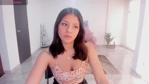 candy_fox_19 online show from 09-16-25, 08:21