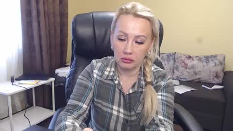candy_hellenx online show from 02-04-26, 10:21