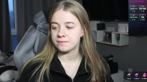 Snapshot of candy_meggie chatting on 12-03-24, 12:49 Megan online show from 12-03-24, 12:49