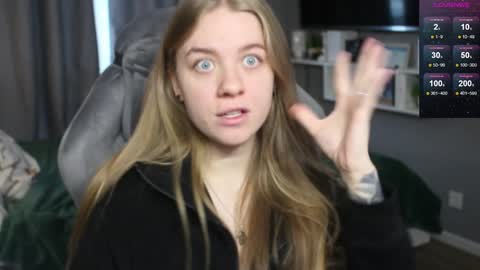 Snapshot of candy_meggie chatting on 12-05-24, 10:44 Megan online show from 12-05-24, 10:44