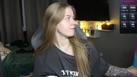 Snapshot of candy_meggie chatting on 12-18-24, 06:14 Megan online show from 12-18-24, 06:14