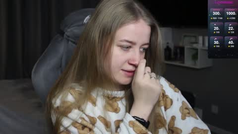 Snapshot of candy_meggie chatting on 01-19-25, 05:39 Megan online show from 01-19-25, 05:39