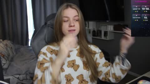 Snapshot of candy_meggie chatting on 01-21-25, 10:52 Megan online show from 01-21-25, 10:52