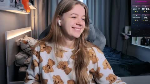 Snapshot of candy_meggie chatting on 02-03-25, 10:36 Megan online show from 02-03-25, 10:36