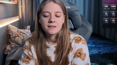 Snapshot of candy_meggie chatting on 02-07-25, 12:39 Megan online show from 02-07-25, 12:39