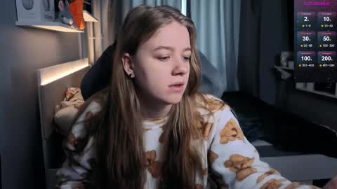 Snapshot of candy_meggie chatting on 02-17-25, 11:02 Megan online show from 02-17-25, 11:02