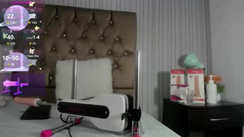 Snapshot of candy_mery chatting on 10-15-25, 08:09 candy mery online show from 10-15-25, 08:09