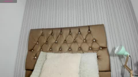 Snapshot of candy_mery chatting on 10-18-25, 08:31 candy mery online show from 10-18-25, 08:31