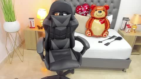 CANDY online show from 02-18-25, 07:19