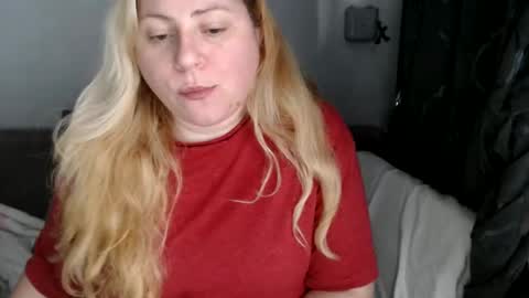 Laura online show from 02-12-25, 07:44