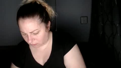 Laura online show from 11-18-25, 01:04