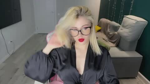 You can call me HH online show from 04-05-26, 03:20