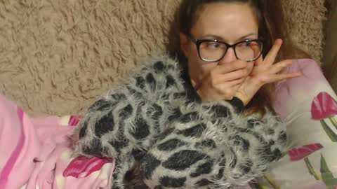 Snapshot of candylady13 chatting on 12-05-24, 06:55 say meow and send tips online show from 12-05-24, 06:55