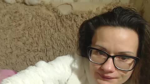 Snapshot of candylady13 chatting on 12-27-24, 01:32 say meow and send tips online show from 12-27-24, 01:32