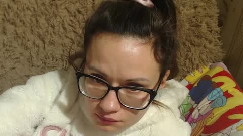 Snapshot of candylady13 chatting on 02-02-25, 09:45 say meow and send tips online show from 02-02-25, 09:45