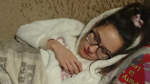 Snapshot of candylady13 chatting on 02-06-25, 05:40 say meow and send tips online show from 02-06-25, 05:40