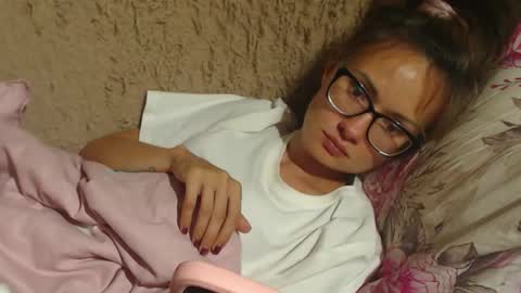 Snapshot of candylady13 chatting on 09-08-25, 03:33 say meow and send tips online show from 09-08-25, 03:33