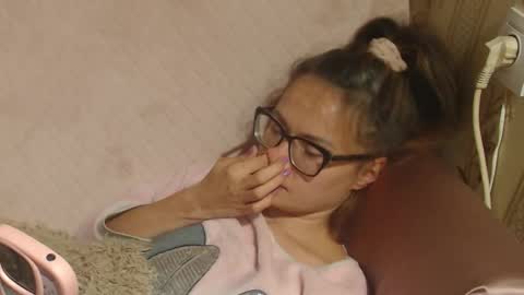 Snapshot of candylady13 chatting on 10-18-25, 05:35 say meow and send tips online show from 10-18-25, 05:35