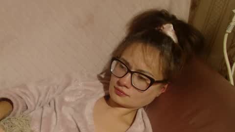 Snapshot of candylady13 chatting on 10-23-25, 06:39 say meow and send tips online show from 10-23-25, 06:39