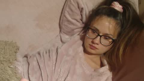 say meow and send tips  online show from 10-30-25, 09:48