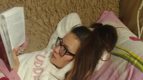 Snapshot of candylady136 chatting on 12-23-24, 02:02 say meow and send tip online show from 12-23-24, 02:02