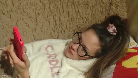 Snapshot of candylady136 chatting on 01-20-25, 01:28 say meow and send tip online show from 01-20-25, 01:28