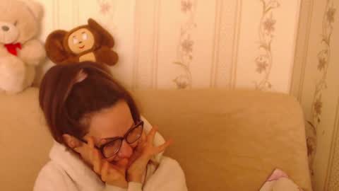 Snapshot of candylady136 chatting on 03-05-25, 10:33 say meow and send tip online show from 03-05-25, 10:33