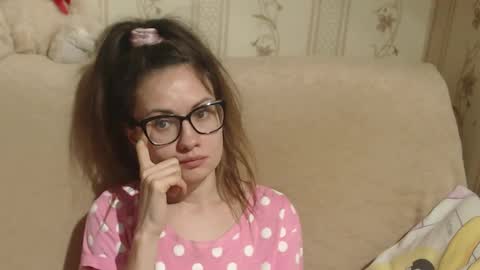 Snapshot of candylady136 chatting on 03-12-25, 04:35 say meow and send tip online show from 03-12-25, 04:35