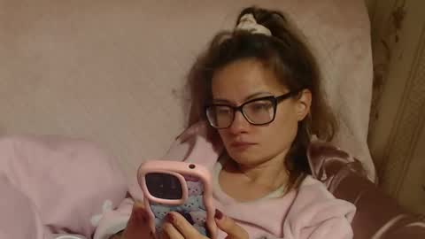 Snapshot of candylady136 chatting on 10-03-25, 06:49 say meow and send tip online show from 10-03-25, 06:49