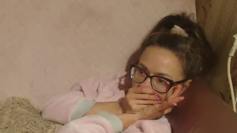 Snapshot of candylady136 chatting on 10-18-25, 11:00 say meow and send tip online show from 10-18-25, 11:00