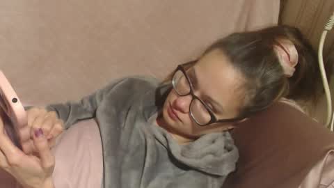 say meow and send tip  online show from 12-22-25, 08:06