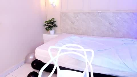 Snapshot of candylux4 chatting on 11-08-25, 11:54 CandyLux4 online show from 11-08-25, 11:54