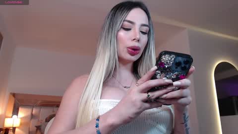 Snapshot of candyshe chatting on 01-10-25, 03:39 Shenoa Jimenez online show from 01-10-25, 03:39