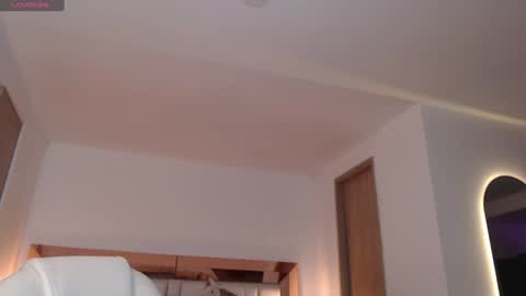 Snapshot of candyshe chatting on 01-12-25, 05:03 Shenoa Jimenez online show from 01-12-25, 05:03