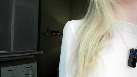 Snapshot of candyvice chatting on 02-25-26, 03:32 Kate online show from 02-25-26, 03:32