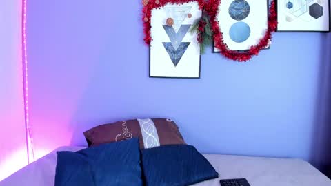 Isabella online show from 12-13-24, 05:43