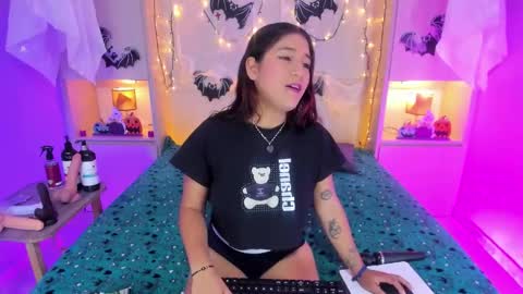  Dulce Maria  online show from 10-13-25, 07:47