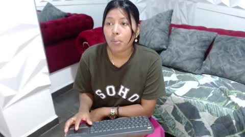 Canela online show from 09-15-25, 04:51