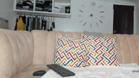 Snapshot of canela_kisses chatting on 01-16-25, 02:08 Canela online show from 01-16-25, 02:08
