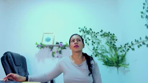 Snapshot of canelaa___ chatting on 10-15-25, 02:06 canelaa___ online show from 10-15-25, 02:06